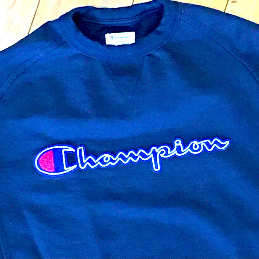 Champion athletic pullover sweatshirt  navy blue medium warm cozy